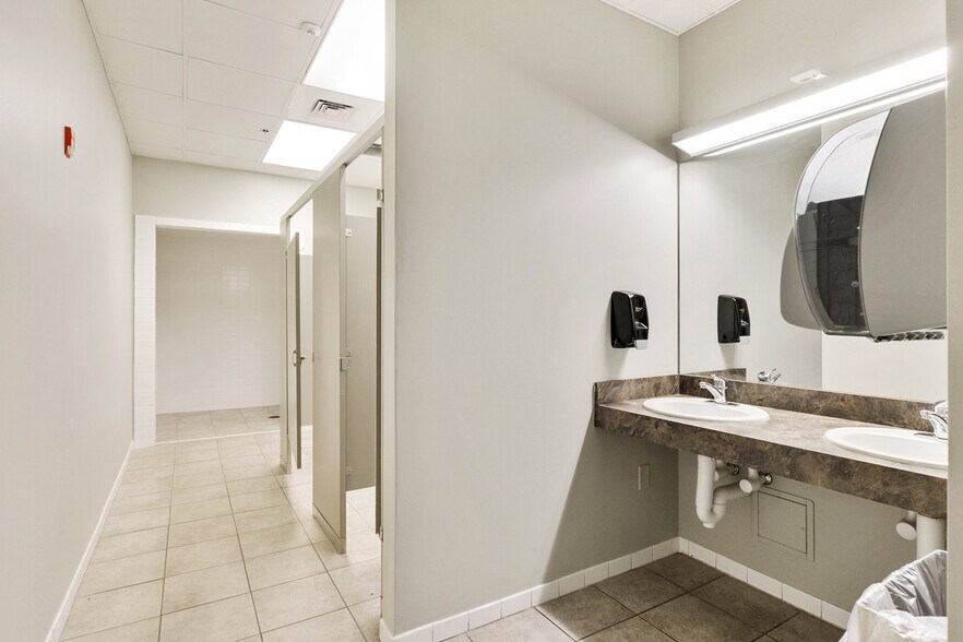 More Photos Of 3300 Gravier St, New Orleans Medical For Sale