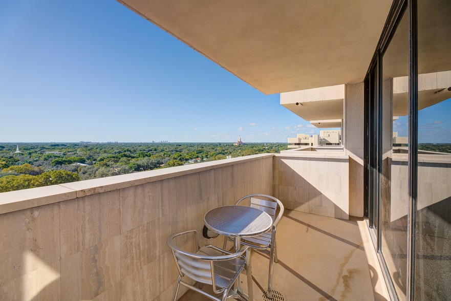 More Photos Of 550 Biltmore Way, Coral Gables Office For Lease