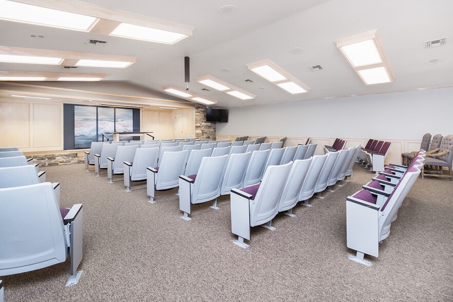 More Photos Of 305 W Dallas St, Llano Religious Facility For Sale