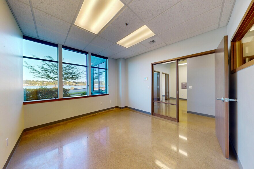 More Photos Of 1801 Bay NW dr, Olympia Office For Sale