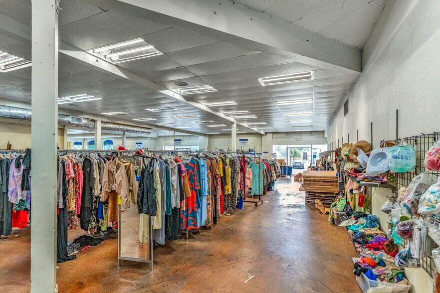 More Photos Of 12341 San Pablo Ave, Richmond Freestanding For Lease