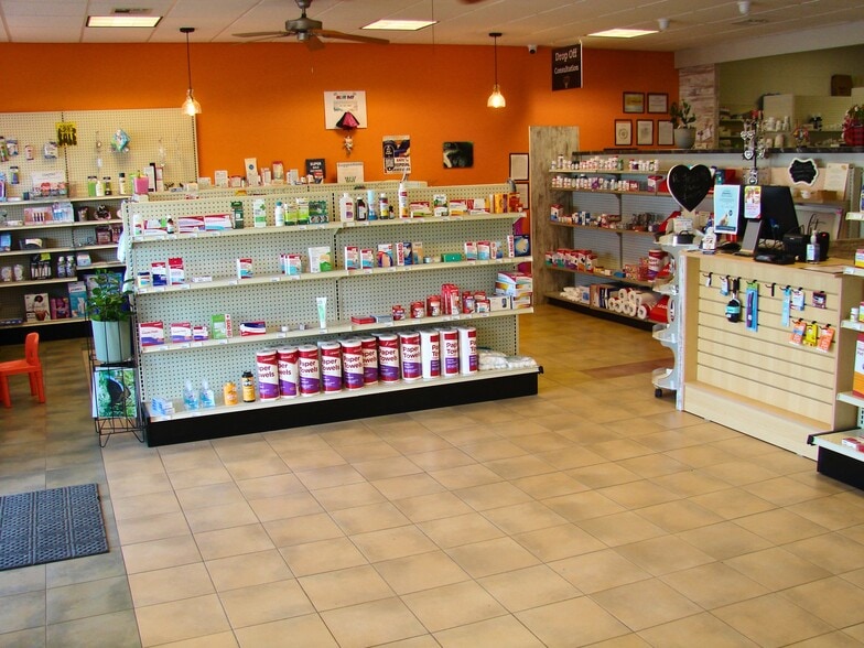 More Photos Of 1013 Cedar St, Bismarck Storefront For Sale