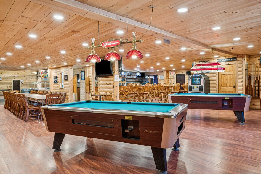 More Photos Of 1 Maple ave, Chelsea Restaurant For Sale