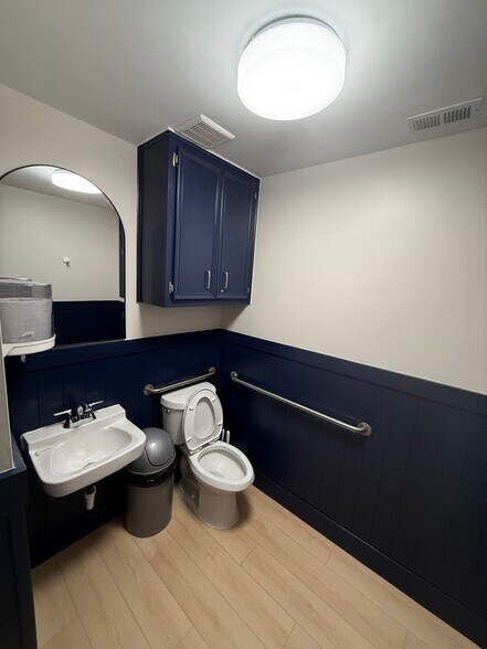 More Photos Of 1011 Meredith Dr, Austin Medical For Sale