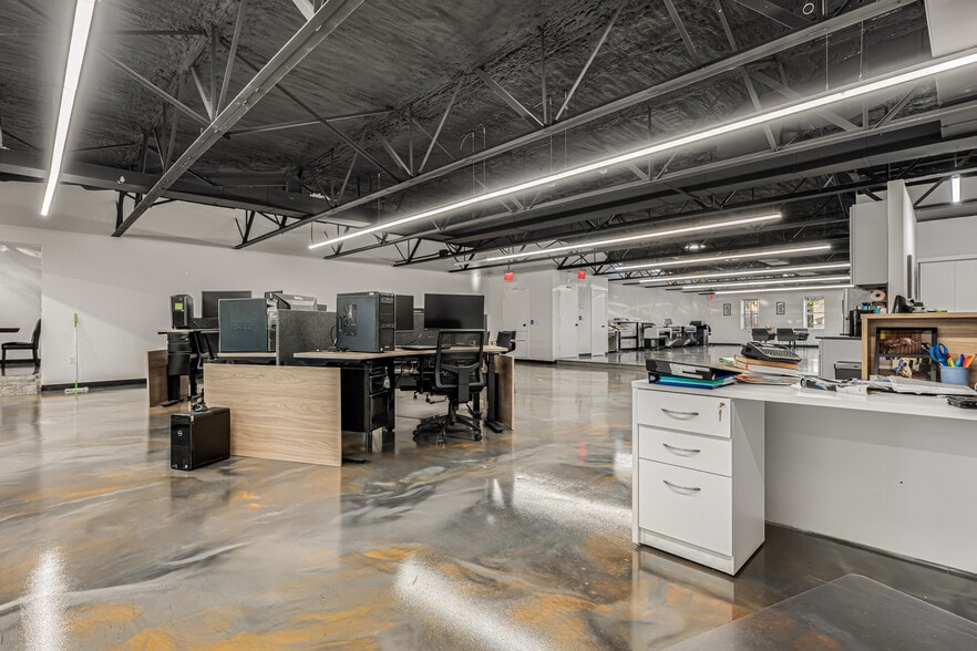 More Photos Of 162-20 77th Rd, Flushing Light Manufacturing For Sale