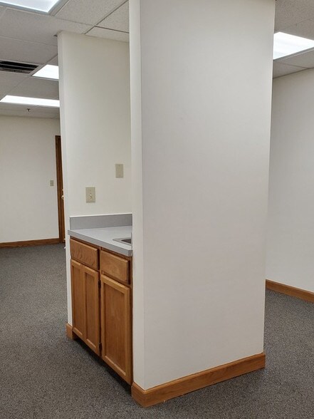 More Photos Of 1N141 County Farm Rd, Winfield Medical For Lease