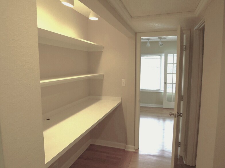 More Photos Of 1977 Dundee Dr, Winter Park Medical For Sale