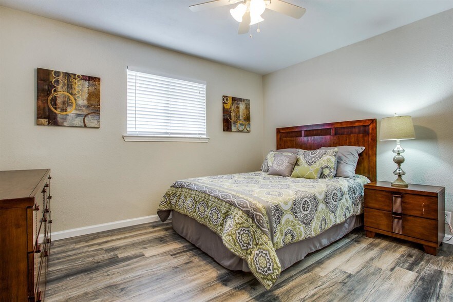 More Photos Of 4929 Reiger Ave, Dallas Apartments For Sale