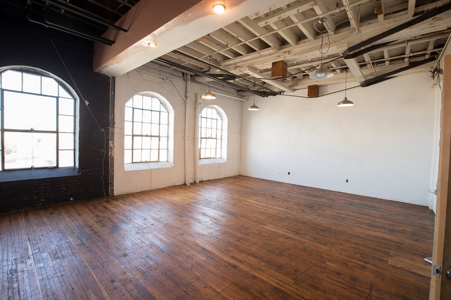 More Photos Of 70 Spruce St, Paterson Warehouse For Sale