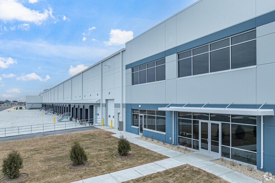 More Photos Of 25815 W 143rd St, Plainfield Refrigeration Cold Storage For Lease