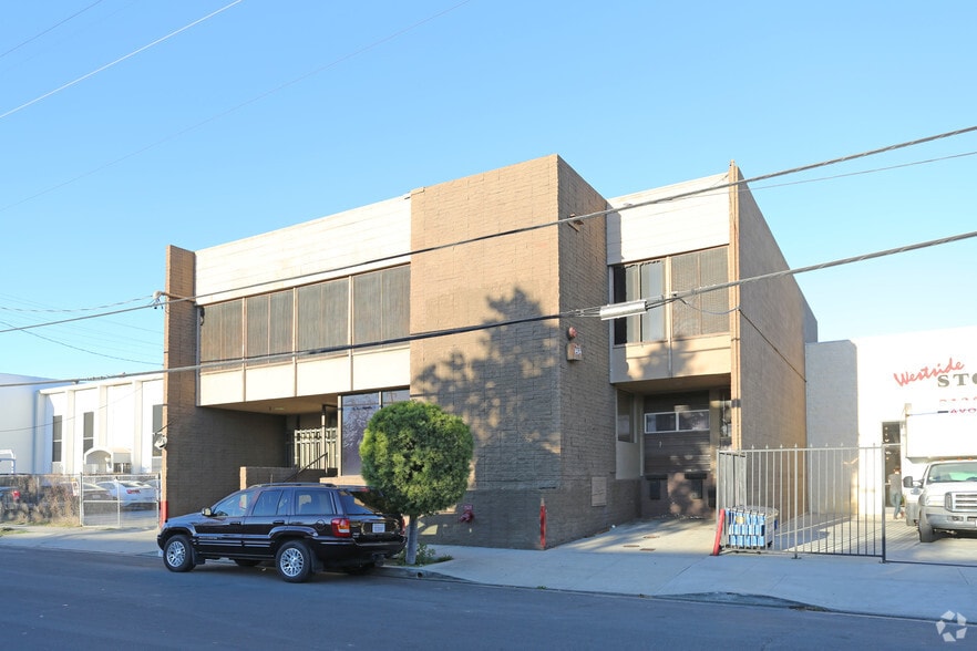 More Photos Of 2126 Cotner Ave, Los Angeles Office For Lease