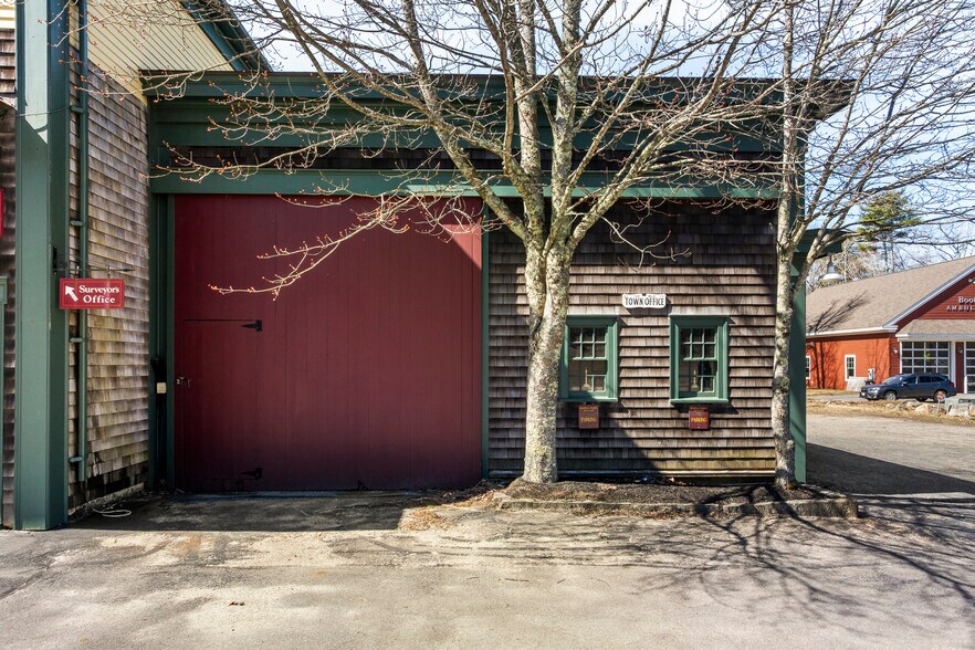 More Photos Of 1037 Wiscasset rd, Boothbay Flex For Sale