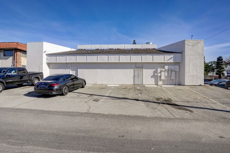 More Photos Of 733 N Mountain Ave, Upland Restaurant For Lease