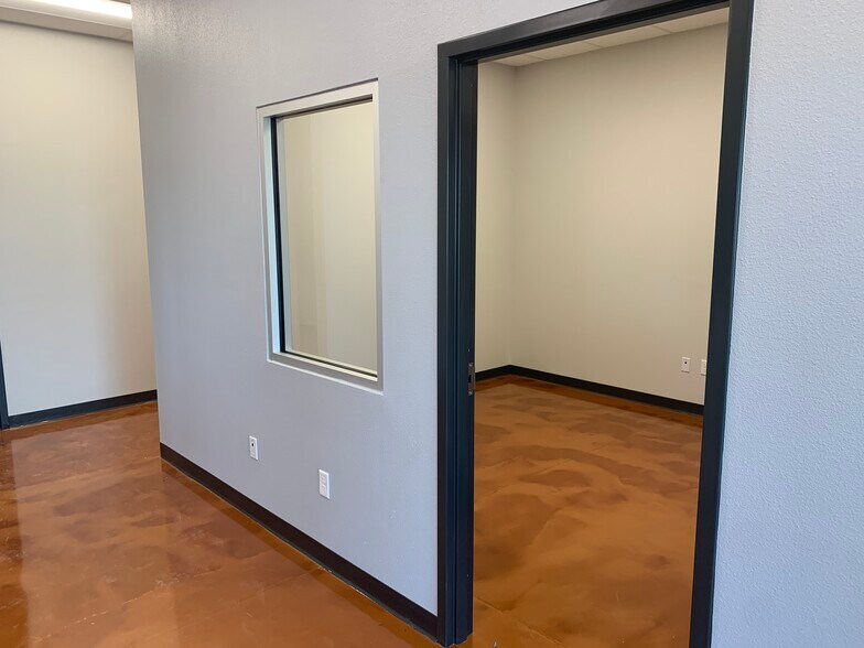More Photos Of 228 US Highway 285, Pecos Warehouse For Lease