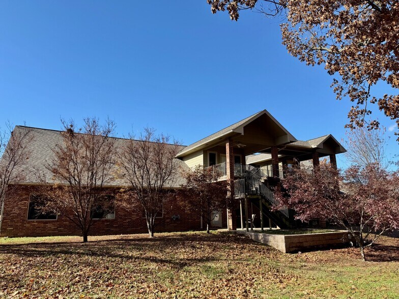 More Photos Of 513 N Shiloh St, Springdale Healthcare For Sale