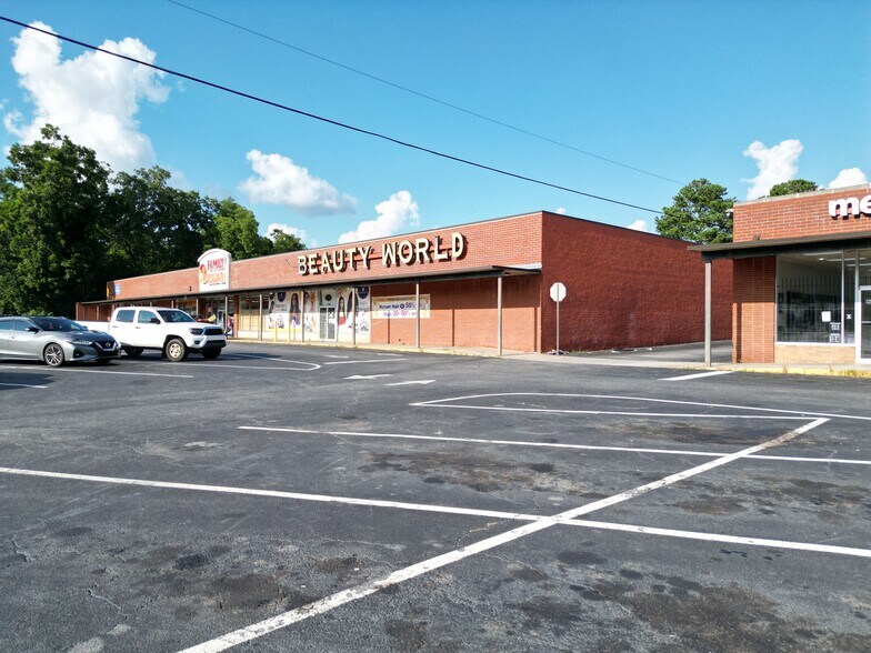 More Photos Of 808-888 Pio Nono Ave, Macon-Bibb General Retail For Sale