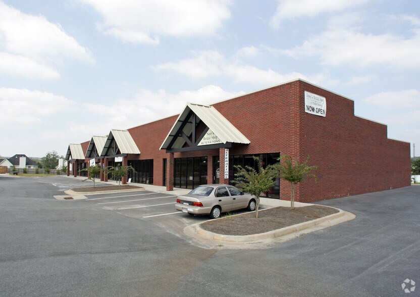 More Photos Of 3279-3291 Highway 42, Stockbridge Freestanding For Lease
