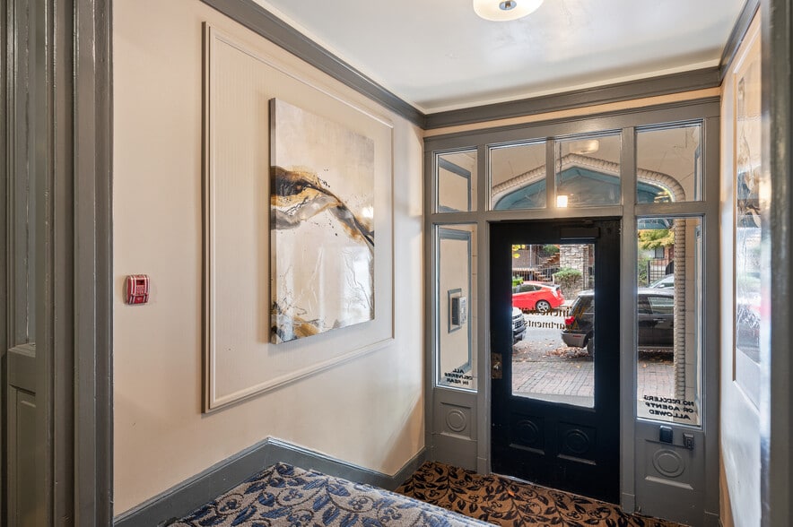 More Photos Of 605 E Denny Way, Seattle Apartments For Sale