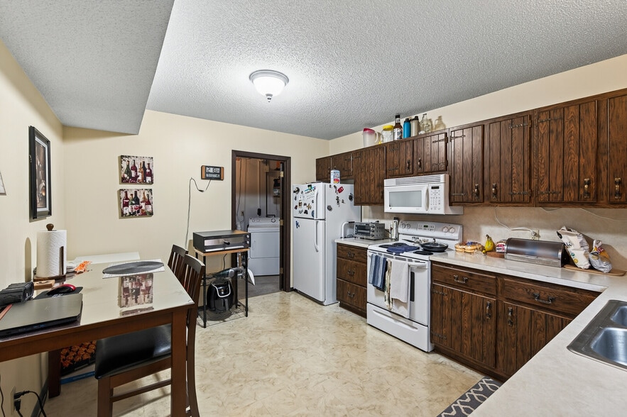More Photos Of 5531 Maryland Ave N, New Hope Apartments For Sale