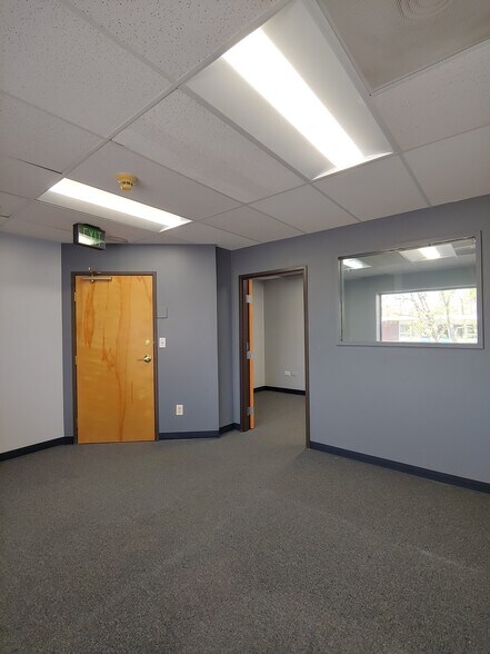 More Photos Of 393 S Harlan St, Lakewood Medical For Lease