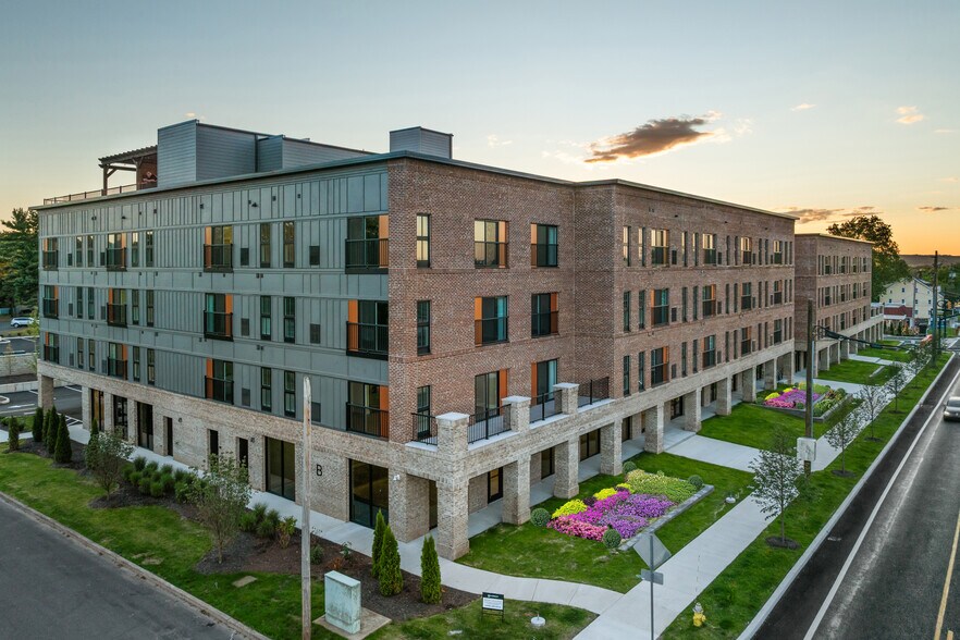 More Photos Of 144 N Main St, Dublin Apartments For Lease