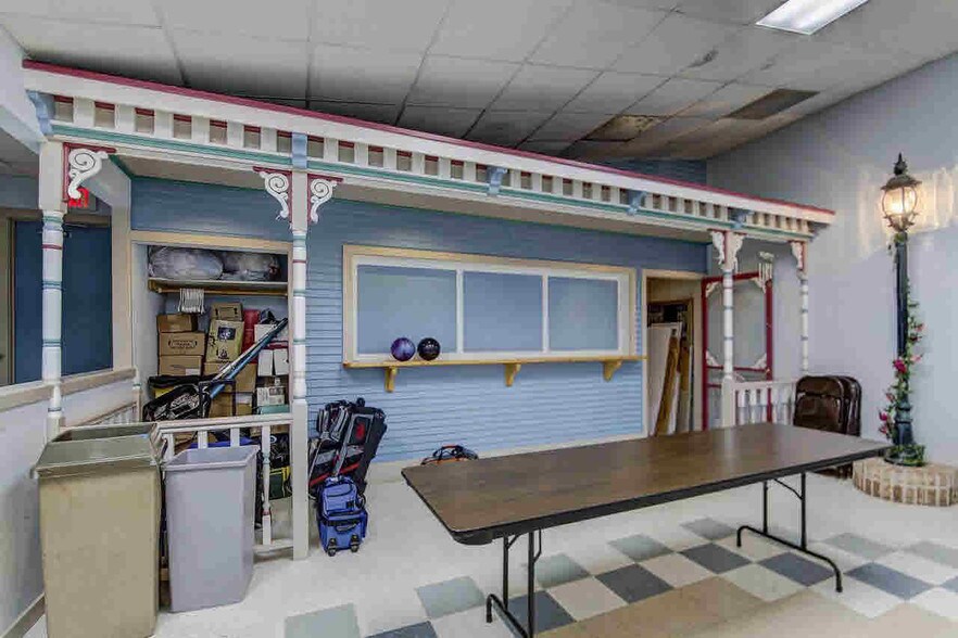 More Photos Of 501-511 E Racine St, Jefferson Bowling Alley For Sale
