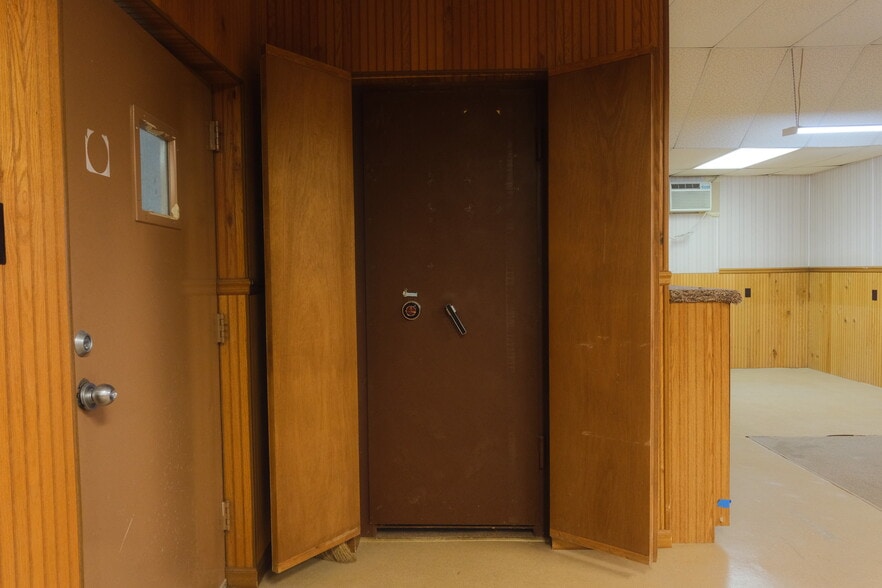 More Photos Of 1052 Centre Tpke, Orwigsburg Flex For Sale