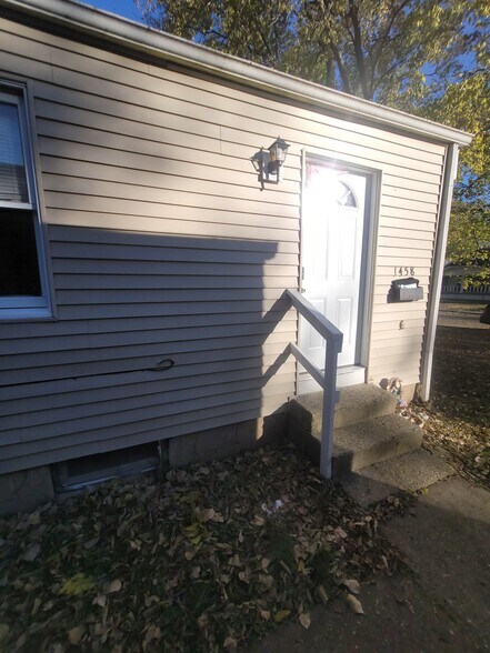 More Photos Of 1458 W 32nd St, Indianapolis Apartments For Sale