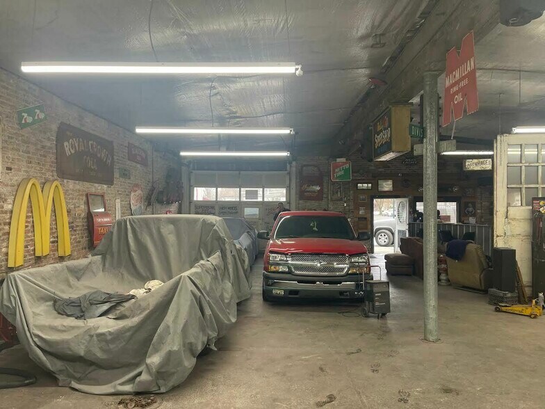 More Photos Of 2624 N Monroe St, Spokane Auto Repair For Sale