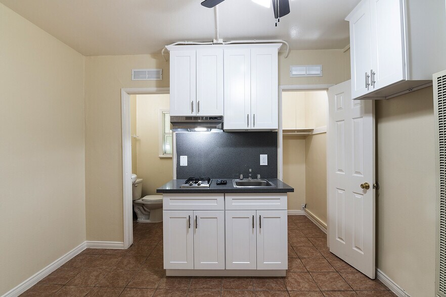 More Photos Of 1930 S Oxford Ave, Los Angeles Apartments For Sale