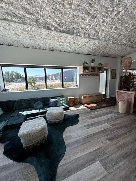 More Photos Of 30307 Ranch Road 12, Dripping Springs Light Manufacturing For Lease