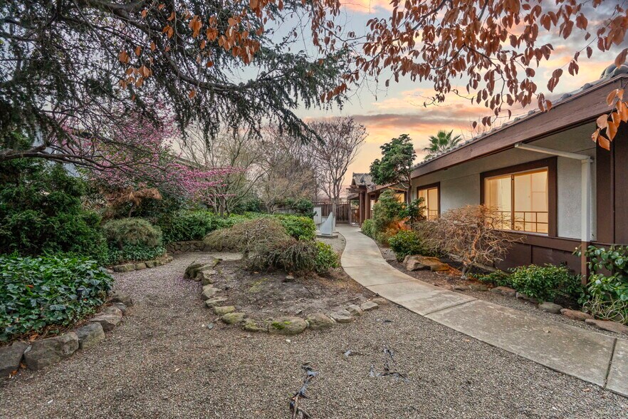 More Photos Of 24954 Cypress Ave, Hayward Multifamily For Sale