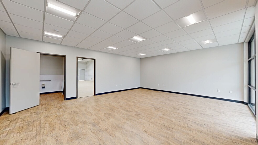 Primary Photo Of 3822 SE Military Dr, San Antonio Unknown For Lease