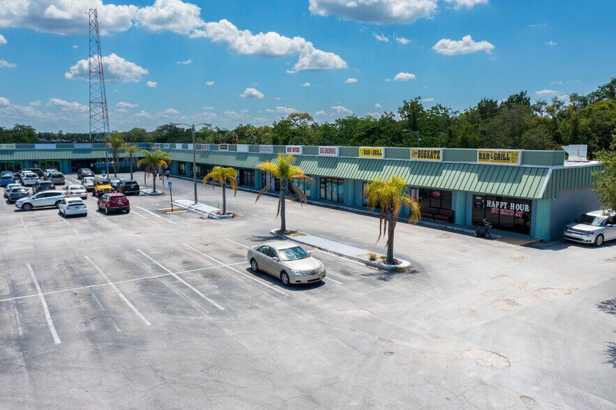 More Photos Of 12340-12384 US Highway 19, Hudson Storefront For Lease