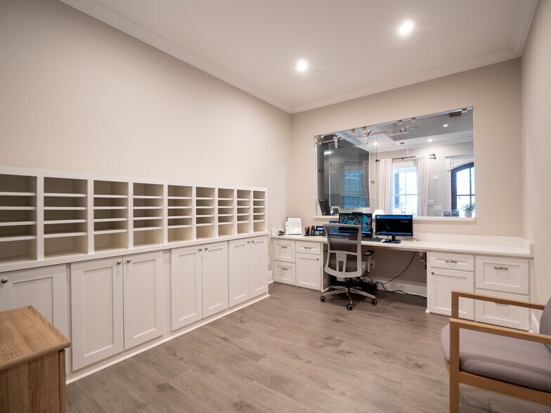 More Photos Of 3957 S Main St, Acworth Office For Sale