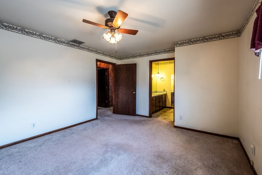More Photos Of 812 6th St, Harlan Apartments For Sale