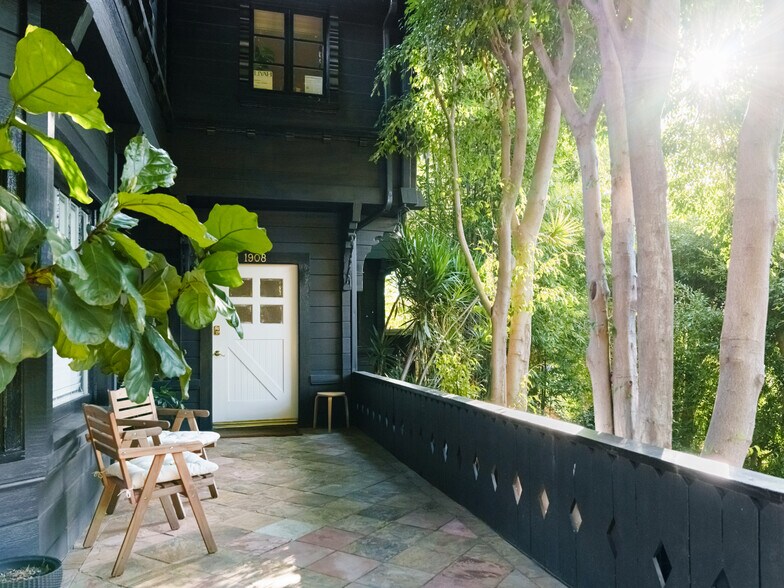 More Photos Of 1908 Hillcrest Rd, Los Angeles Apartments For Sale