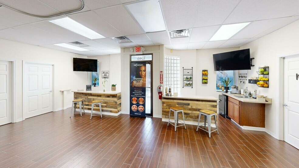 More Photos Of 1046 S Florida Ave, Lakeland Medical For Lease