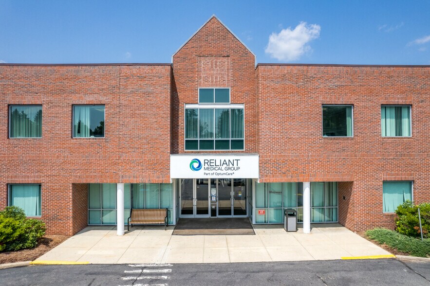 More Photos Of 24-30 Newton St, Southborough Medical For Lease
