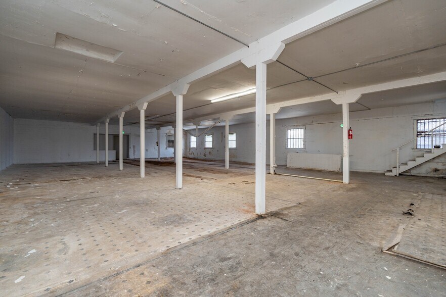 More Photos Of 425 E 58th St, Los Angeles Warehouse For Lease