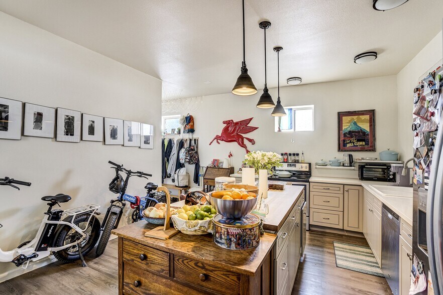 More Photos Of 121 Ruxton Ave, Manitou Springs Storefront Retail Residential For Sale