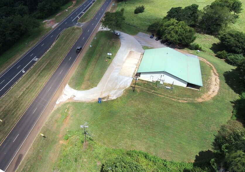 More Photos Of 37252 US Highway 69 N, Jacksonville Veterinarian Kennel For Sale