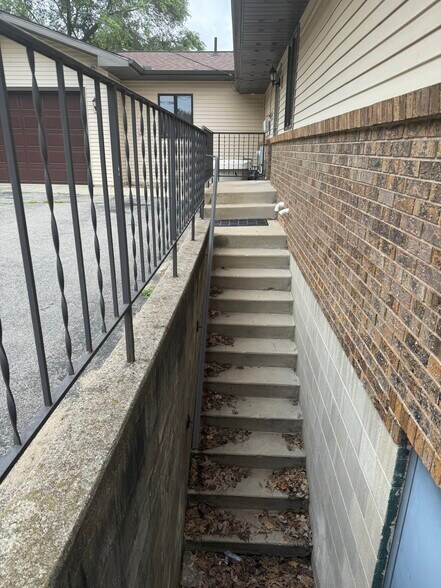 More Photos Of 1637 Portage Ave, South Bend Medical For Sale