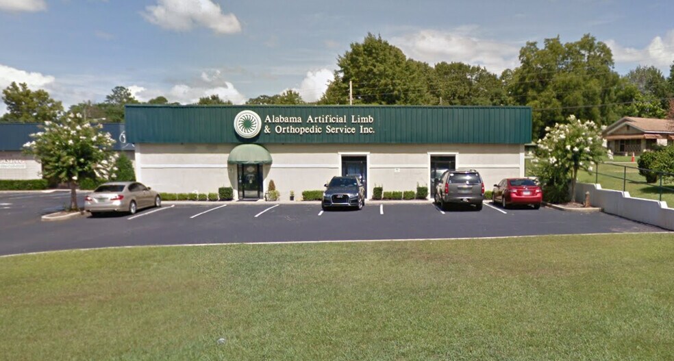 More Photos Of 1703 Westend Ct, Opelika Health Club For Sale