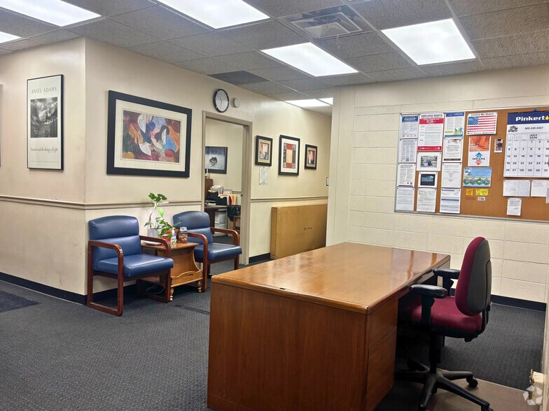 More Photos Of 6001 Kennedy Ave, Hammond Truck Terminal For Sale