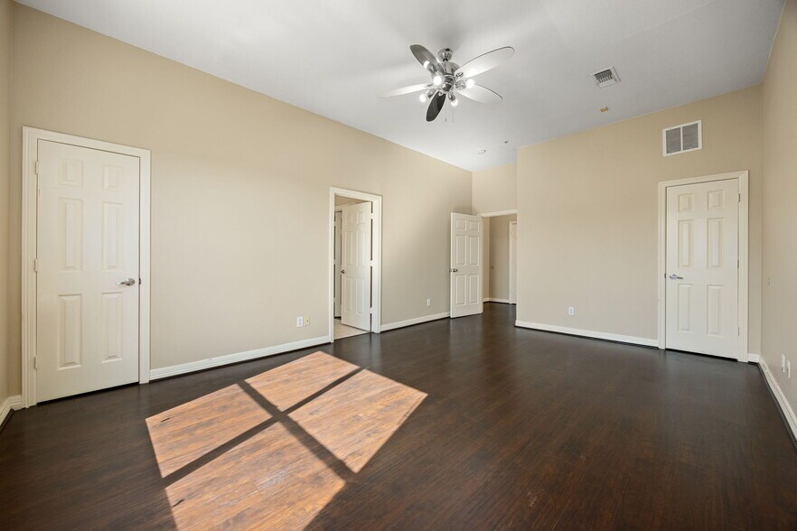 More Photos Of 12989 Bellaire Blvd, Houston Storefront For Sale