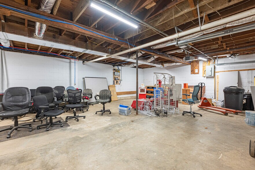 More Photos Of 1001 N County Road 25A, Troy Office For Sale