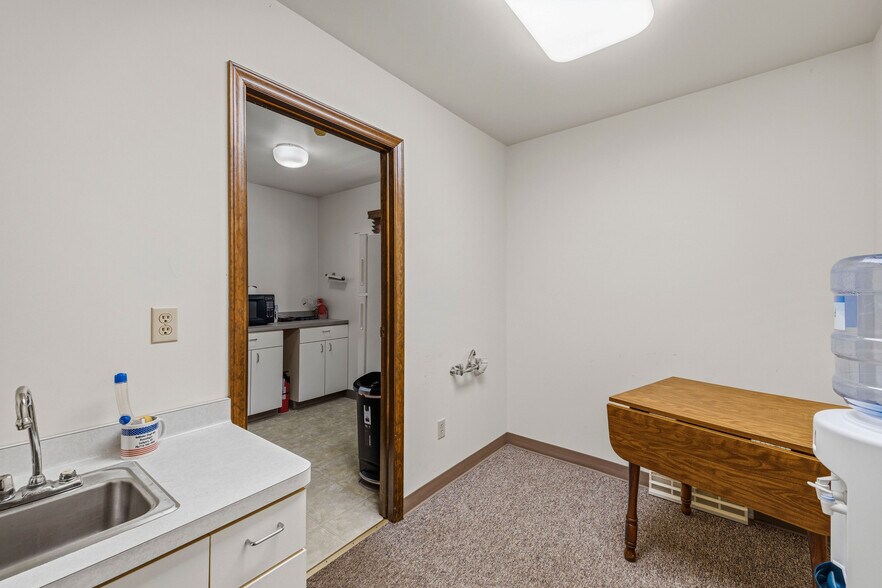 More Photos Of 690 Davison Rd, Lockport Office For Sale