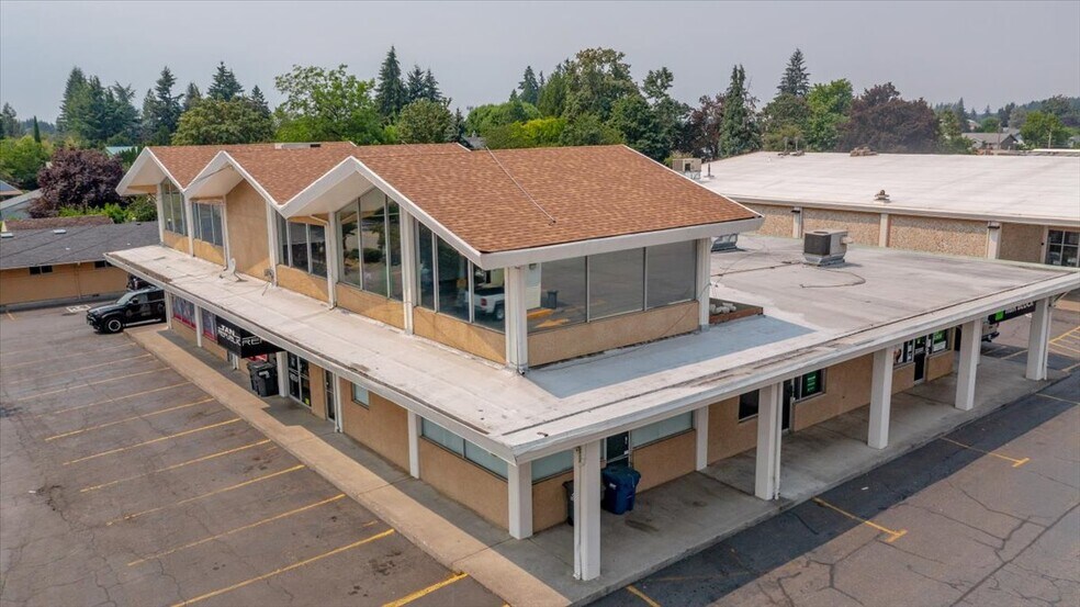 More Photos Of 143-147 W Washington St, Stayton Freestanding For Lease