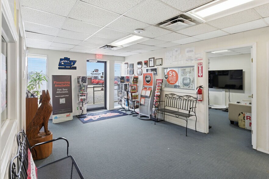More Photos Of 3456 S Burleson Blvd, Alvarado Freestanding For Sale